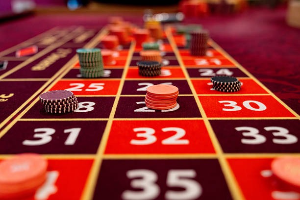 singa88 Gaple Online studio with live dealer managing domino tiles and game progression